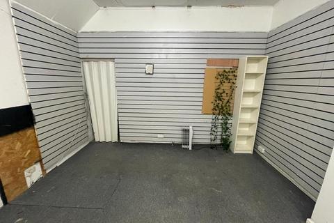 Retail property (high street) to rent, 444 Thornton Rd Bradford BD8 9BS