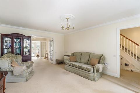 2 bedroom retirement property for sale, Butt Street, Minchinhampton, Stroud