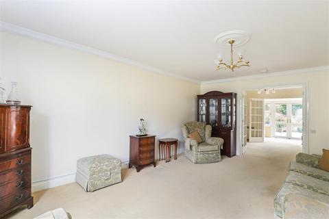 2 bedroom retirement property for sale, Butt Street, Minchinhampton, Stroud