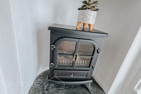Flat 2, 14 Fernleigh Road, Wadebridge, PL27 7AX