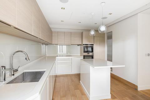 4 bedroom flat for sale, Queens Gate, London, SW7