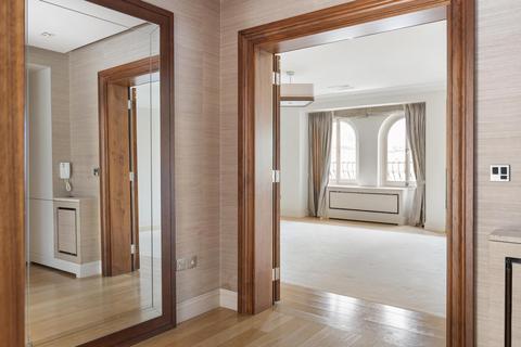 4 bedroom flat for sale, Queens Gate, London, SW7