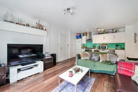 3 bedroom apartment to rent, Lewisham Road, LONDON
