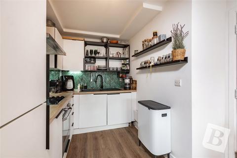 1 bedroom apartment for sale, The Wave, Market Avenue, Wickford, Essex, SS12