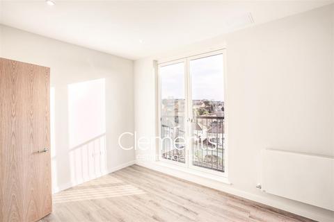 2 bedroom apartment to rent, Bryanston Court, Hemel Hempstead HP2