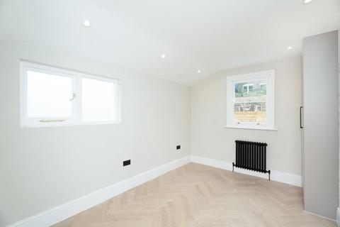 3 bedroom flat for sale, Embleton Road, Ladywell, London, SE13
