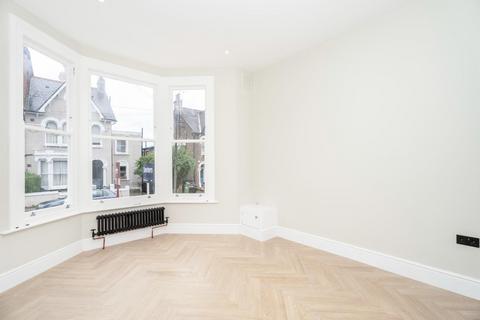 3 bedroom flat for sale, Embleton Road, Ladywell, London, SE13
