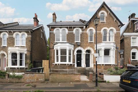 3 bedroom flat for sale, Embleton Road, Ladywell, London, SE13