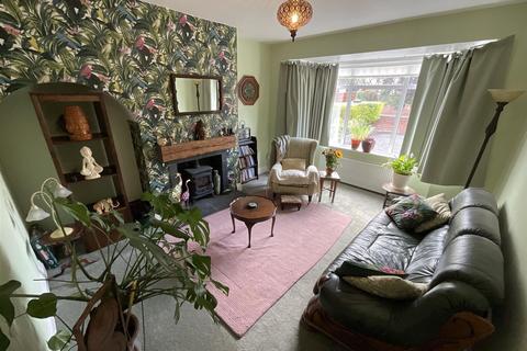 3 bedroom semi-detached house for sale, Newlands Avenue, Scarborough, YO12