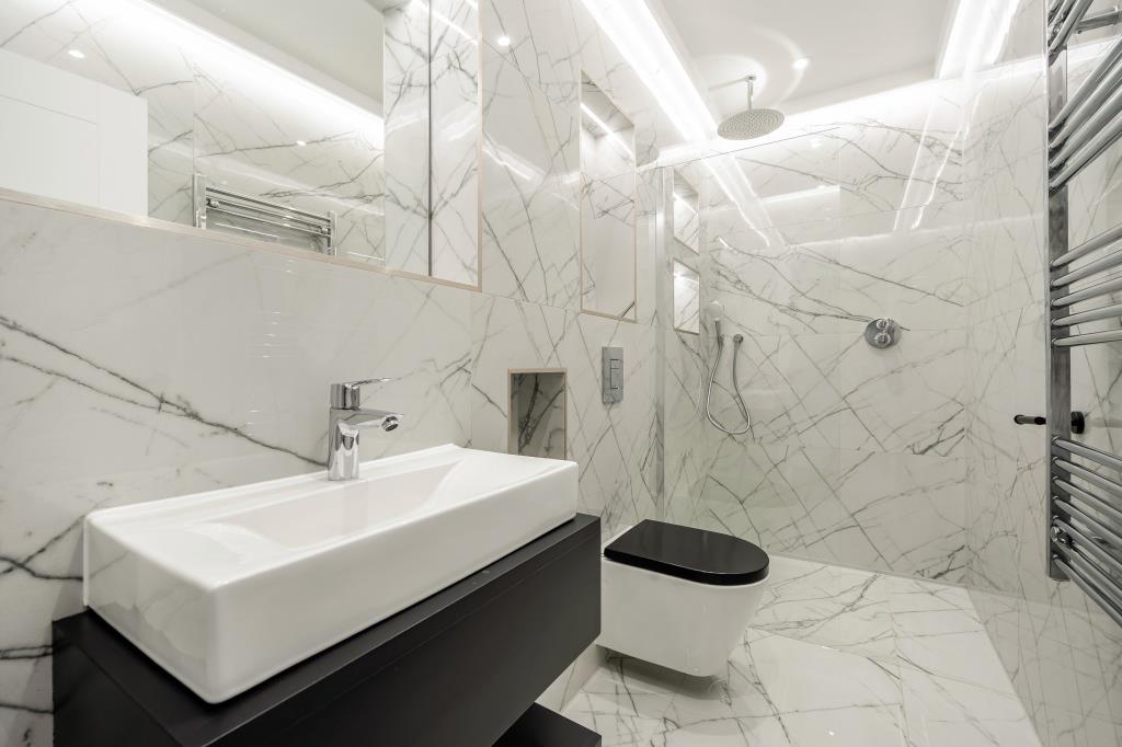 Ground floor master ensuite