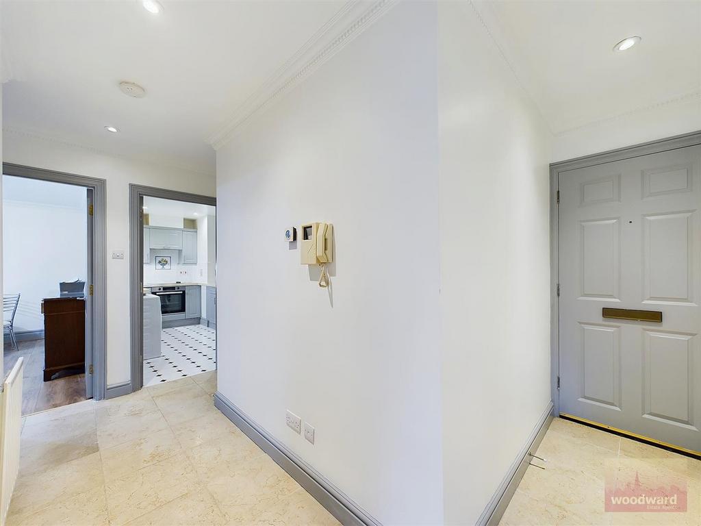 CAM01320 G0-PR0152-STILL011.jpg