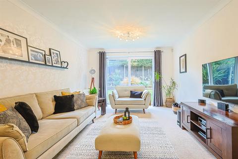 30 Buckingham Road, Hockley, SS5 4UE