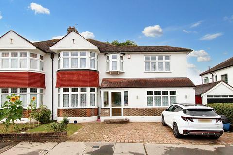 17 Wickham Avenue, Croydon, CR0 8TZ