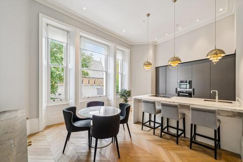 2 bedroom flat to rent, Gloucester Road, South Kensington, London, SW7
