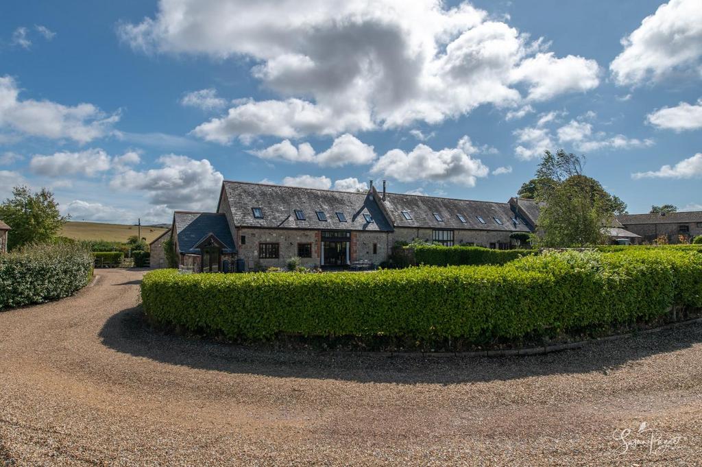 Welcome to 8 Great Appleford Barns