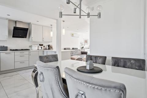 25 Martindale, Iver, SL0 0HY
