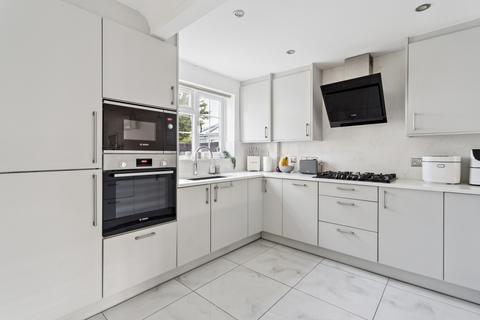 25 Martindale, Iver, SL0 0HY