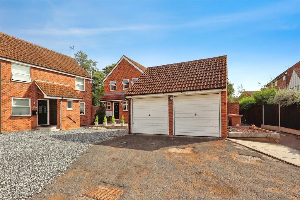 Driveway/Garage