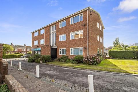 2 bedroom flat for sale, Goring Road, Goring-By-Sea, Worthing