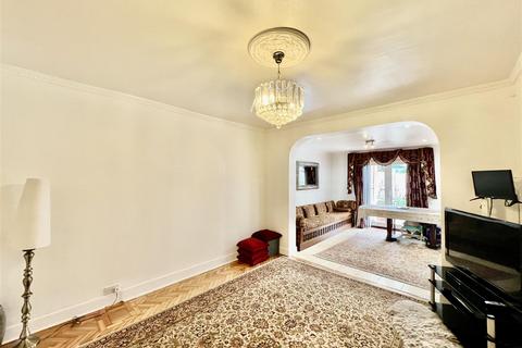 undefined, Blossom Waye, Heston TW5