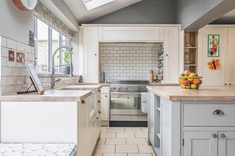 4 bedroom detached house for sale, Church End, Great Rollright