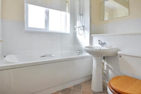 4 Campion Close, Wyke, Gillingham, SP8 4UG