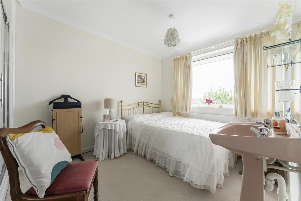 1.10 - bedroom.jpg