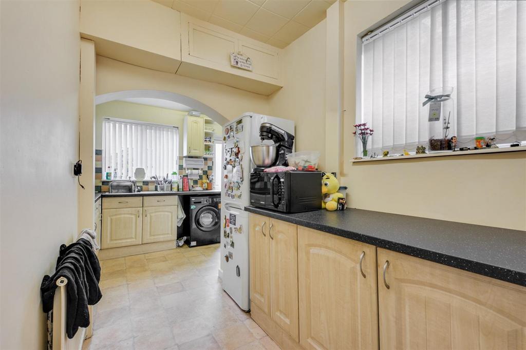 Kitchen 1.jpeg