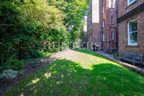 3 bedroom flat for sale, Honeybourne Road, West Hampstead, NW6