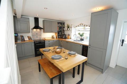 3 bedroom cottage for sale, Nelson Street, Horwich, Bolton