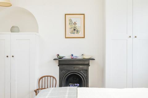 27 Hyde Close, Winchester, SO23 7DT