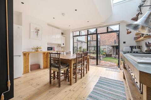 27 Hyde Close, Winchester, SO23 7DT