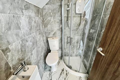 3 bedroom apartment to rent, Marsland Road, Greater Manchester M33