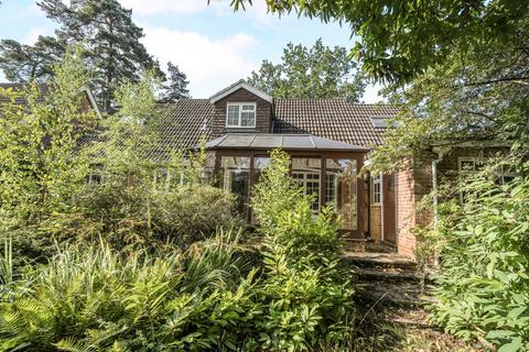 3 bedroom detached house for sale, Seymour Road, Hampshire GU35