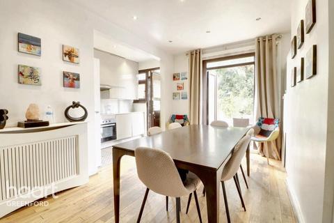 undefined, Uxbridge Road, Southall