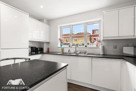 4 bedroom detached house for sale, Challinor, Harlow