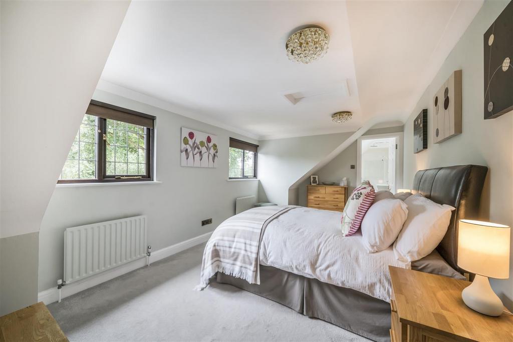 Rear Bedroom 2.jpg