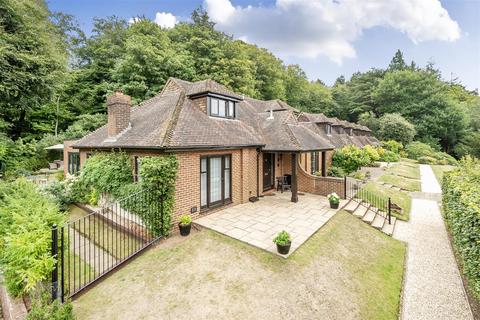 2 bedroom semi-detached house for sale, Fernden Heights, Haslemere