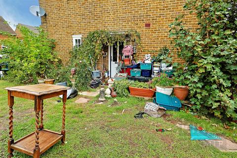 2 bedroom end of terrace house for sale, Kempe Road, Enfield