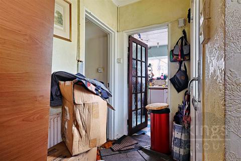 2 bedroom end of terrace house for sale, Kempe Road, Enfield