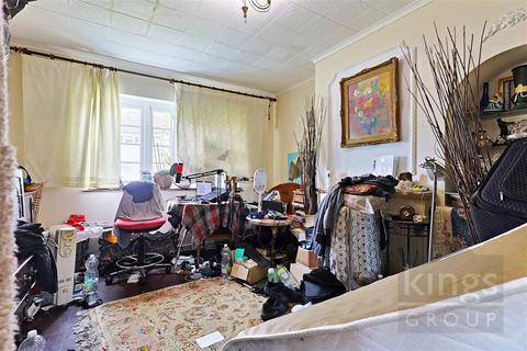 2 bedroom end of terrace house for sale, Kempe Road, Enfield