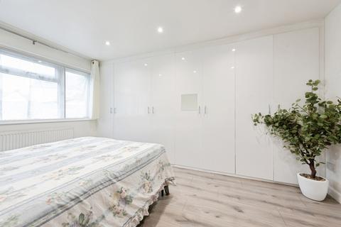 2 bedroom flat for sale, Lampton Road, Hounslow TW3