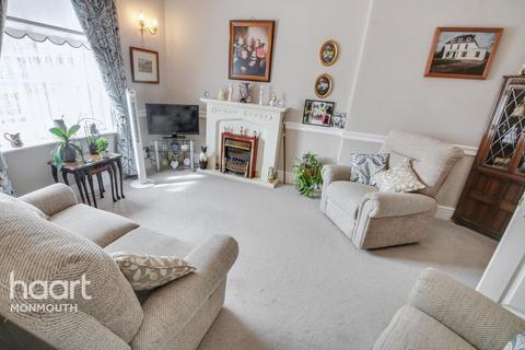 2 bedroom apartment for sale, Agincourt Square, Monmouth