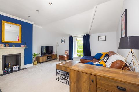 2 bedroom flat for sale, Eaton Crescent, Clifton