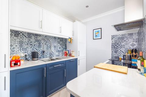 2 bedroom flat for sale, Eaton Crescent, Clifton