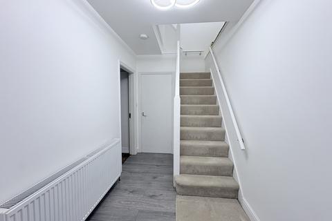 14 Berwick Avenue, Hayes, UB4 0NF