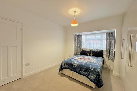 14 Berwick Avenue, Hayes, UB4 0NF