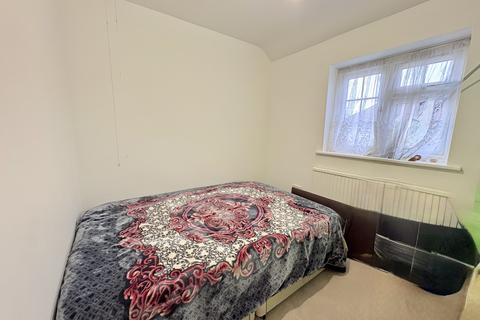 14 Berwick Avenue, Hayes, UB4 0NF