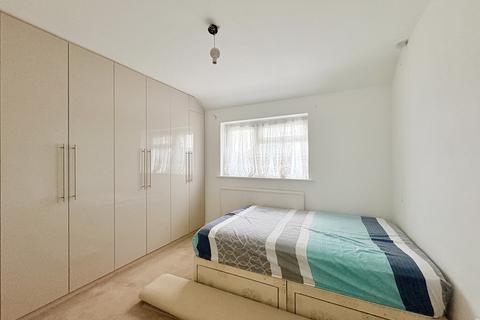 14 Berwick Avenue, Hayes, UB4 0NF