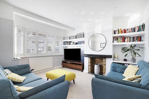 16 Maple Close, Buckhurst Hill, IG9 6HW